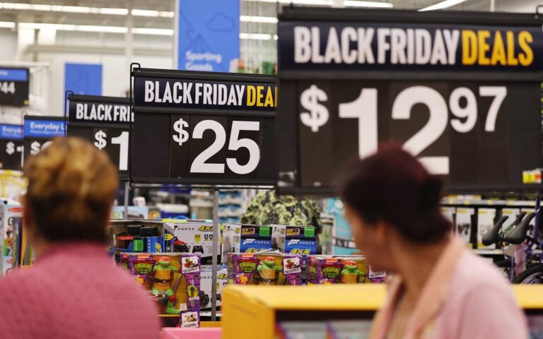 Desde Nuevo León y Tamaulipas, cazadores de ofertas van al Black Friday a EU