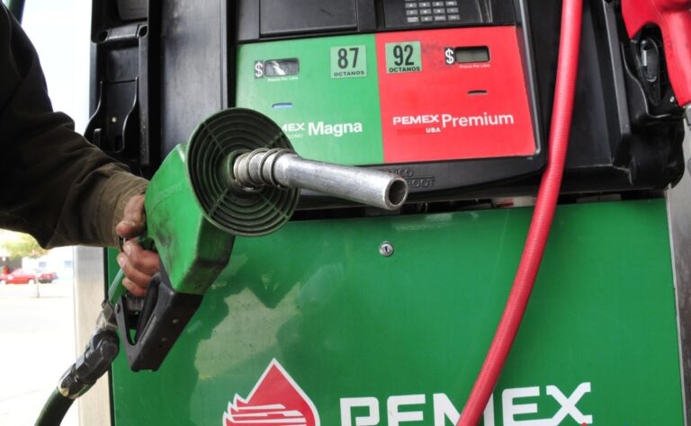El Gobierno de México planea implementar medidas para regular los precios de la gasolina