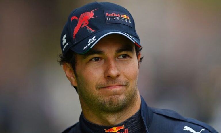 Checo Pérez figura en la lista de la FIA para 2025