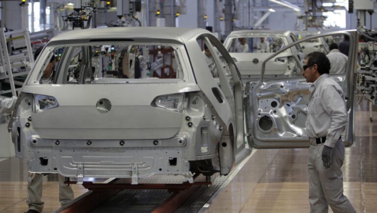 Producción y exportaciones de autos en México crecen 6.7% en noviembre