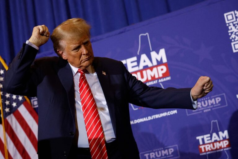 ¿La tercera es la vencida? Trump “bromea” con un tercer mandato
