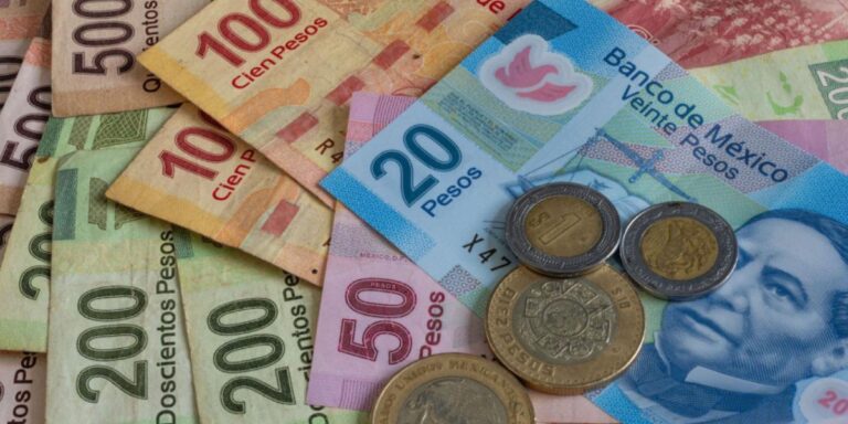 Peso sube ante rumores de aranceles graduales de Trump
