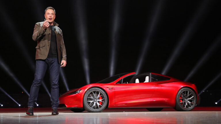 El valor de Tesla cae 26% por la antigüedad de sus modelos y la imagen de Musk