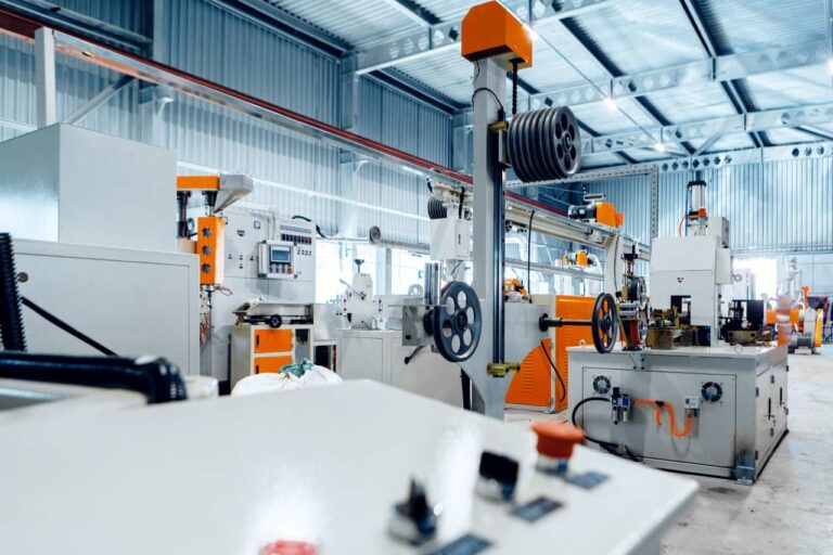 La manufactura impulsó la leve mejora de la industria mexicana en noviembre