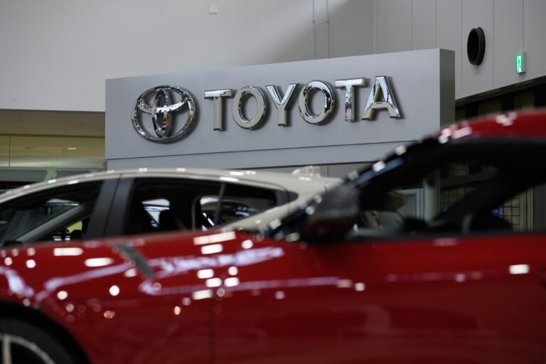 Toyota lidera ventas globales con 10.8 millones de vehículos en 2024