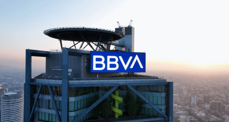 BBVA crece 25.4% y supera 10,000 mde, con México liderando