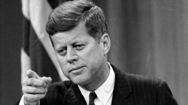 Trump desclasifica archivos de los Kennedy y Martin Luther King