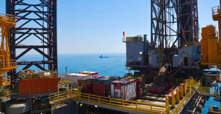 Pemex y Carlos Slim renegocian proyecto de gas offshore