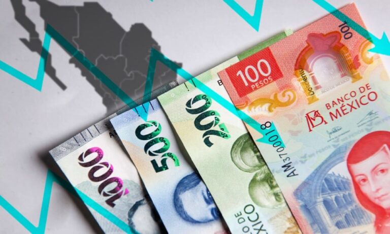 Peso cae por tercera jornada antes de decisión de Banxico