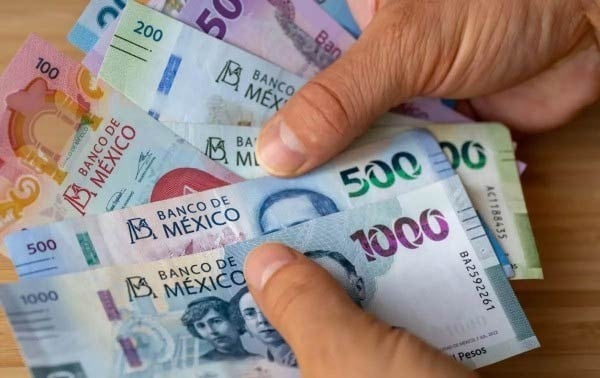 Fitch prevé recesión técnica en México y estancamiento económico durante 2025