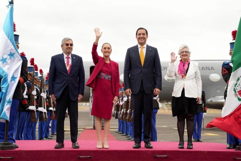Llegan Sheinbaum, Lula y más líderes latinoamericanos a cumbre del CELAC en Honduras
