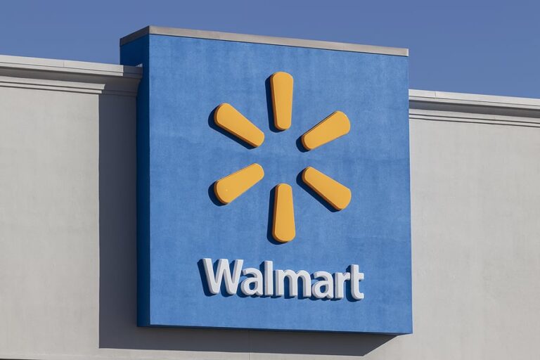 ¿Qué está pasando con las tiendas y empleos de Walmart?