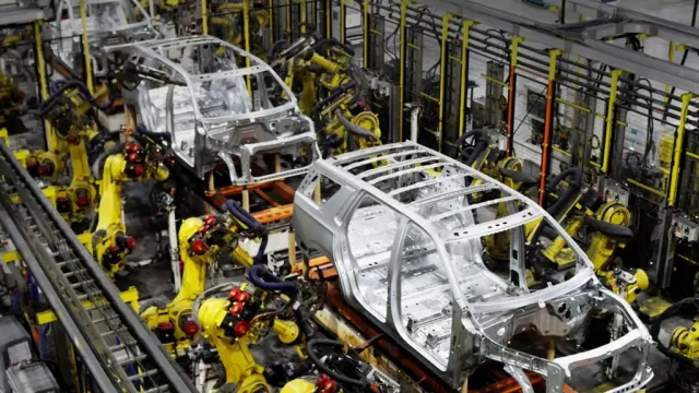 Sheinbaum considera ‘favorable’ el decreto de Trump para reducir los aranceles en la industria automotriz