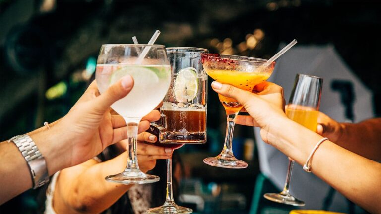 El auge de las bebidas sin alcohol entre jóvenes en México