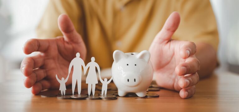 Familias mexicanas podrían superar una recesión gracias a sus ahorros, según Hacienda