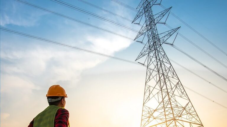 Arranca operaciones la Comisión Nacional de Energía en México