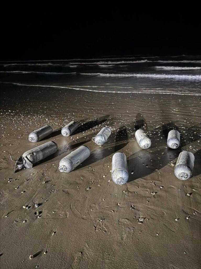 Basura espacial invade playa Bagdad en Matamoros