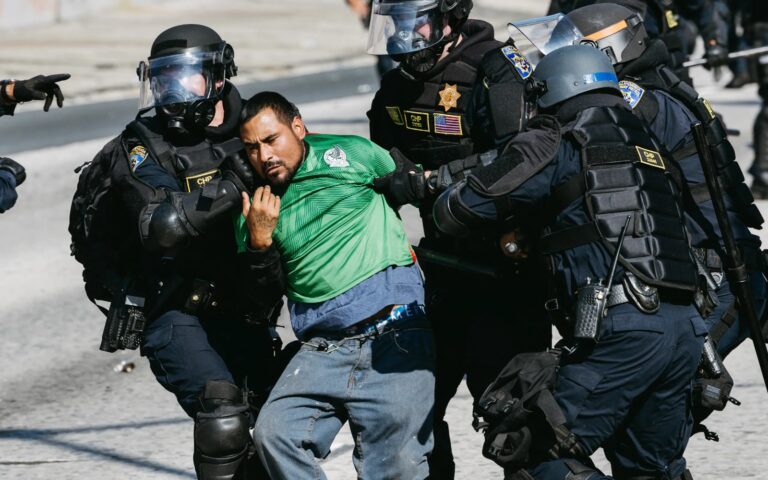 Corte de Caja: Escalan conflictos mundiales, tragedias aéreas y golpe a migración