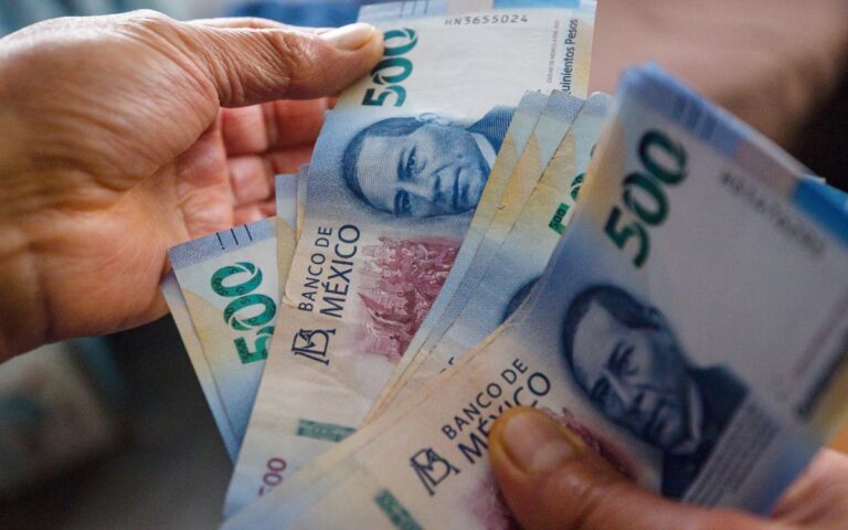 Peso se fortalece ante calma momentánea en conflicto de Oriente Medio