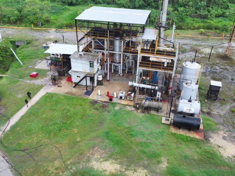 Localizan «mini refinería» de huachicol en Veracruz; aseguran 500 mil litros de crudo