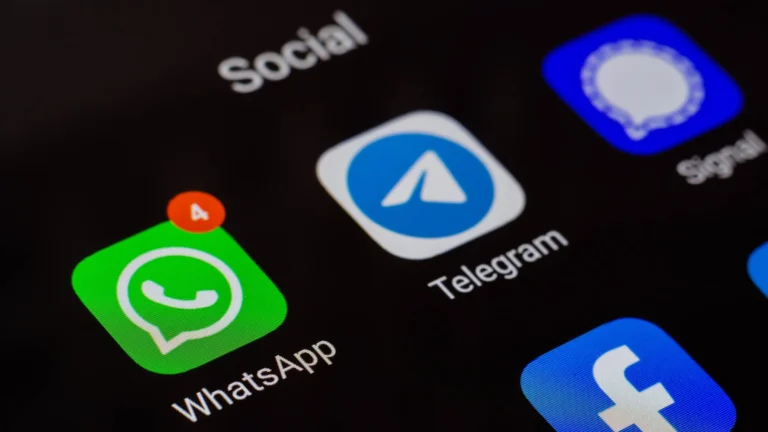 Crean en Rusia una app oficial para competir con WhatsApp y Telegram