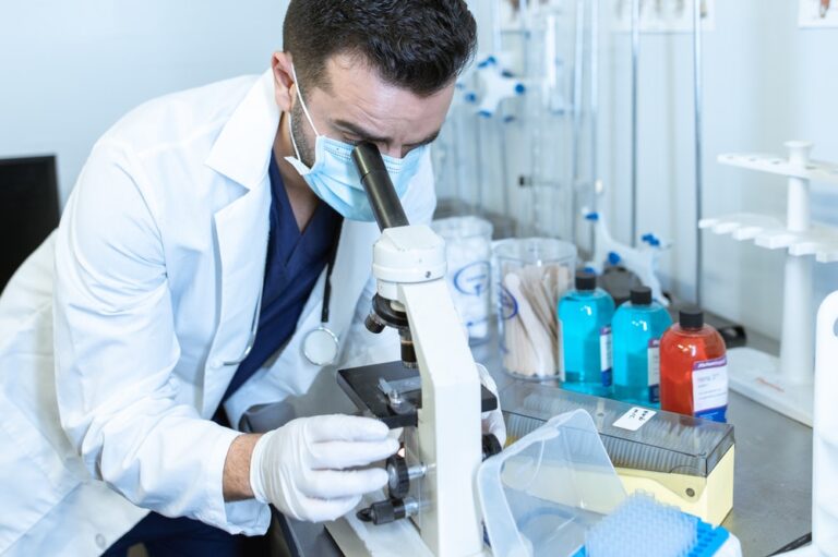 Industria química en México paraliza inversiones ante escasez de insumos